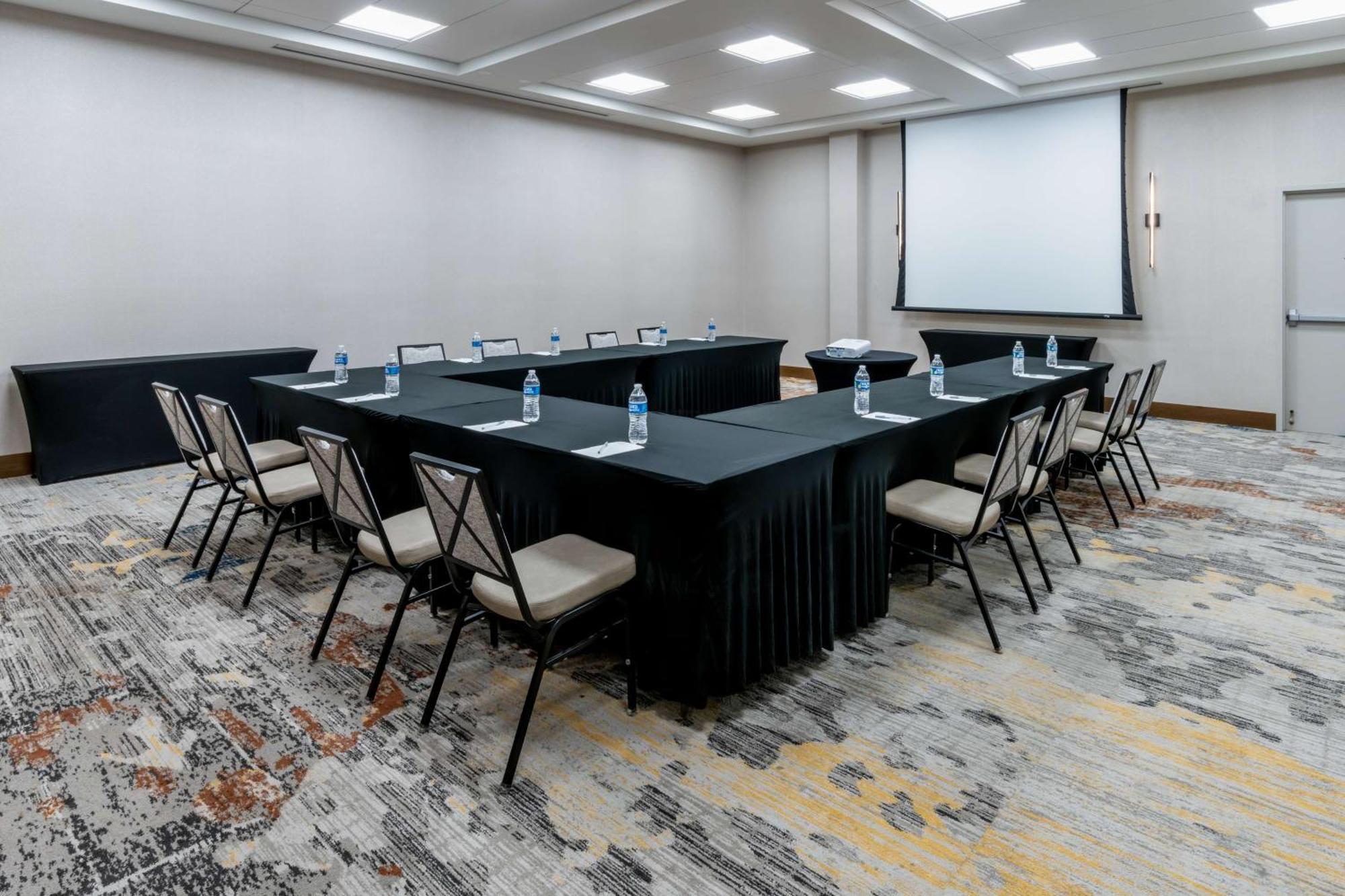 Hilton Garden Inn Albuquerque Uptown Екстериор снимка