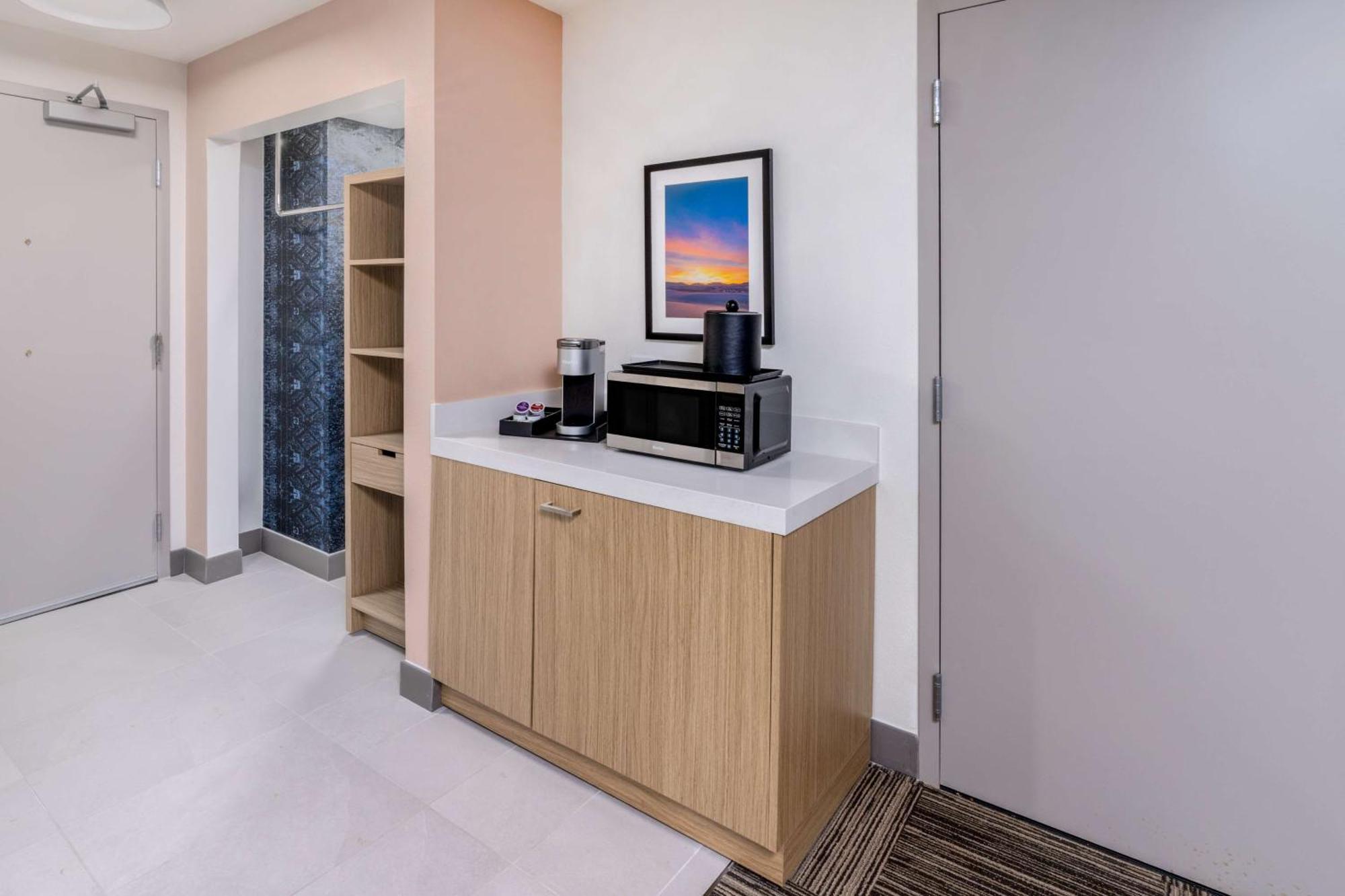 Hilton Garden Inn Albuquerque Uptown Екстериор снимка