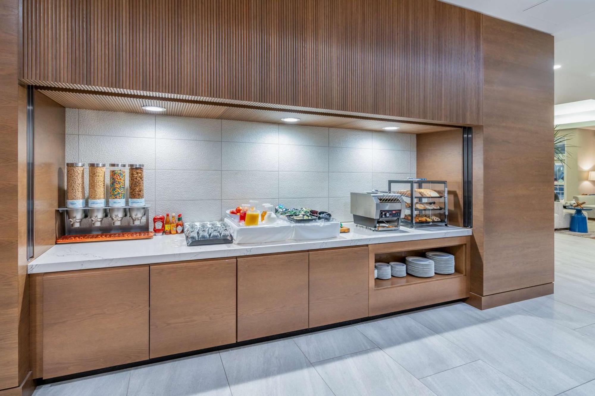 Hilton Garden Inn Albuquerque Uptown Екстериор снимка