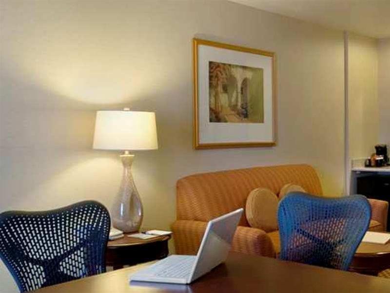 Hilton Garden Inn Albuquerque Uptown Екстериор снимка